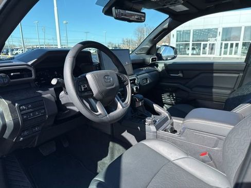Used 2025 Toyota Tacoma Limited image 18
