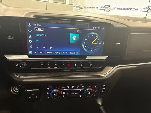 Used 2025 Chevrolet Silverado 1500 LTZ AWD/4WD image 27