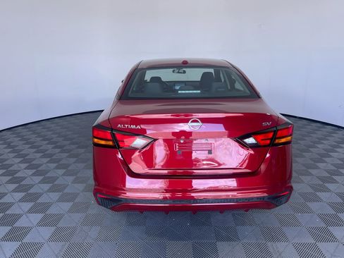 Used 2024 Nissan Altima 2.5 SV FWD image 4