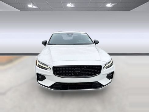 Certified 2024 Volvo S60 B5 Plus w/ Climate Package FWD image 6