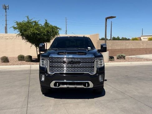 Used 2021 GMC Sierra 3500 Denali w/ Denali Black Diamond Edition image 3