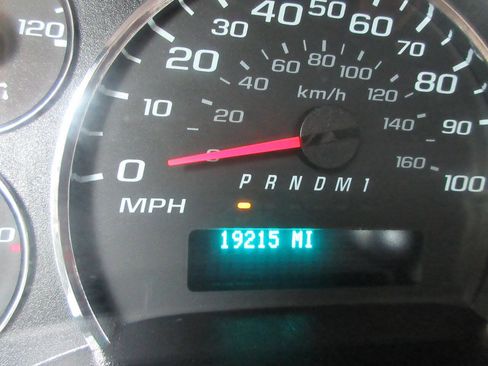 Used 2024 Chevrolet Express 2500 w/ Driver Convenience Package RWD image 9