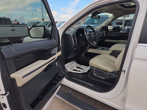 Used 2019 Ford Expedition Platinum AWD/4WD image 22