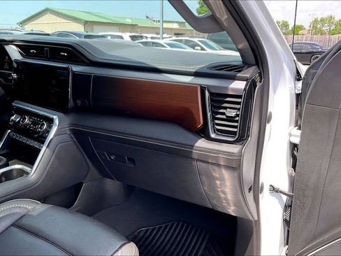 Used 2023 GMC Sierra 1500 Denali w/ Denali Reserve Package AWD/4WD image 22