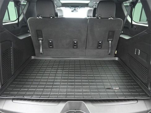 Used 2022 GMC Yukon XL SLT image 36