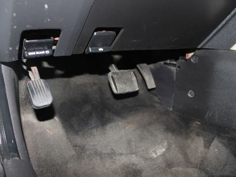 Used 2011 Ford Escape XLT image 9