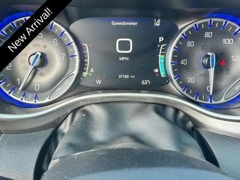 Certified 2024 Chrysler Pacifica Touring-L FWD image 22