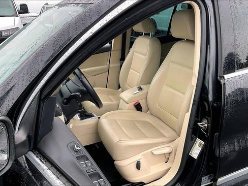 Used 2015 Volkswagen Tiguan SEL image 24