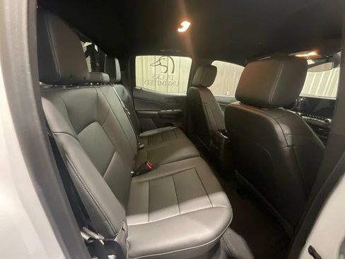 Used 2025 Chevrolet Colorado Trail Boss AWD/4WD image 21