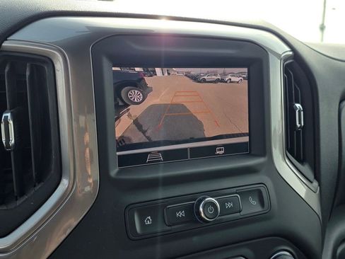 Used 2025 Chevrolet Silverado 2500 Custom w/ Custom Value Package image 17