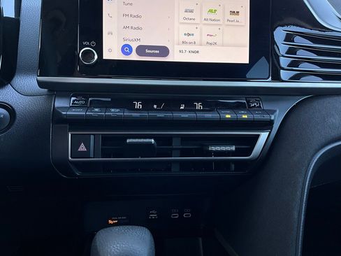 Used 2025 Toyota Camry LE image 24