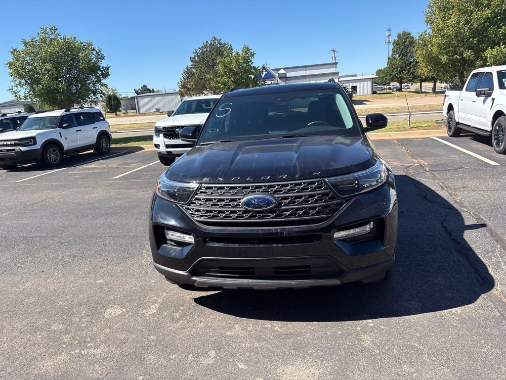 Used 2023 Ford Explorer XLT w/ Equipment Group 202A RWD image 10