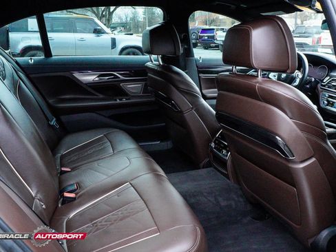 Used 2016 BMW 750i image 37