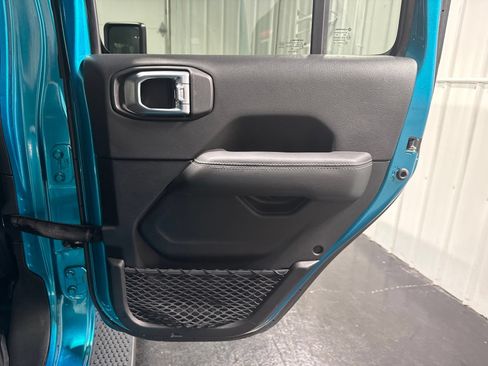 Used 2020 Jeep Wrangler Unlimited Sahara AWD/4WD image 15