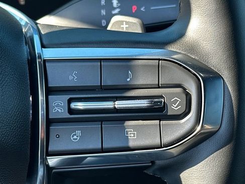 Used 2025 GMC Yukon Denali image 29