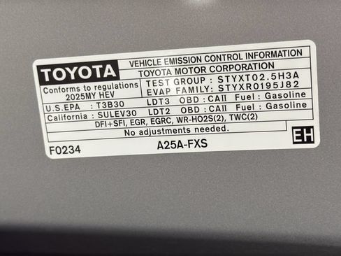 Used 2025 Toyota Sienna XLE FWD image 41