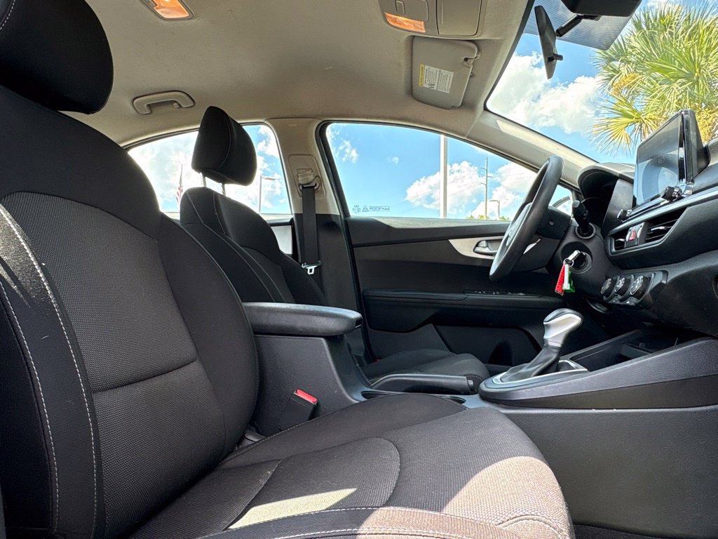 Used 2023 Kia Forte LXS FWD image 5