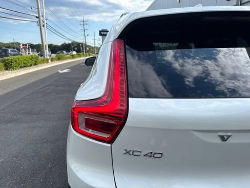 Certified 2025 Volvo XC40 B5 Plus AWD/4WD image 10