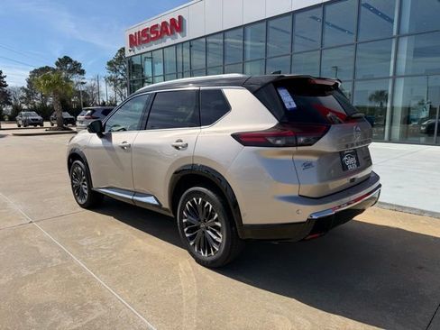 New 2026 Nissan Rogue Platinum w/ Platinum Premium Package image 3