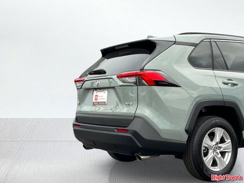 Certified 2020 Toyota RAV4 XLE w/ Convenience Package FWD image 12