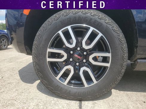 Used 2024 GMC Yukon AT4 w/ LPO, Floor Liner Package AWD/4WD image 7