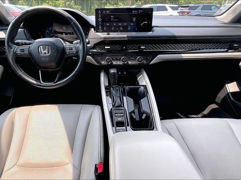 Used 2025 Honda Accord EX-L image 14