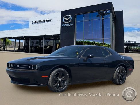 Used 2020 Dodge Challenger SXT RWD image 2