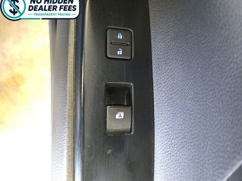 Used 2020 Toyota Camry SE FWD image 22