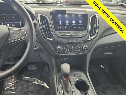 Used 2022 Chevrolet Equinox RS w/ RS Leather Package image 17