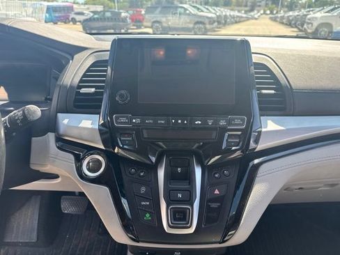 Used 2018 Honda Odyssey Elite image 16