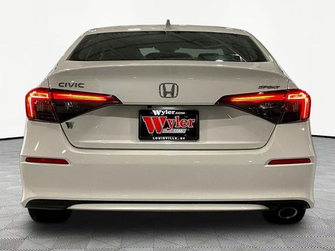 Used 2023 Honda Civic Sport image 5