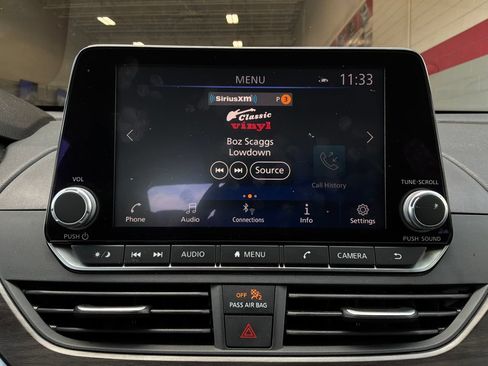 Used 2025 Nissan Altima 2.5 SV FWD image 28