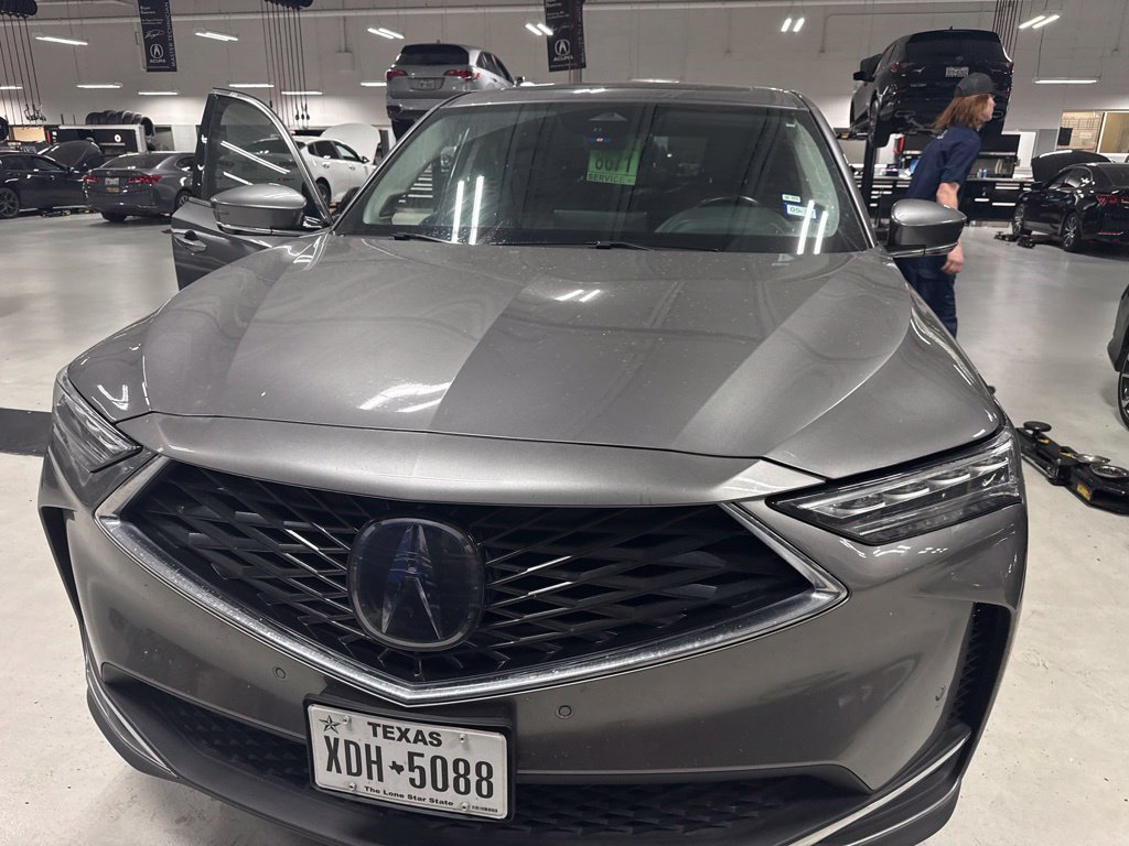 Used 2025 Acura MDX w/ Technology Package FWD image 2