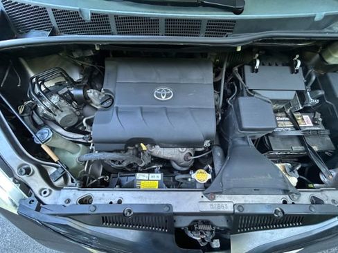 Used 2013 Toyota Sienna L w/ Towing Pkg FWD image 33