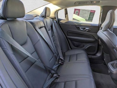 Used 2024 Volvo S60 B5 Plus image 19