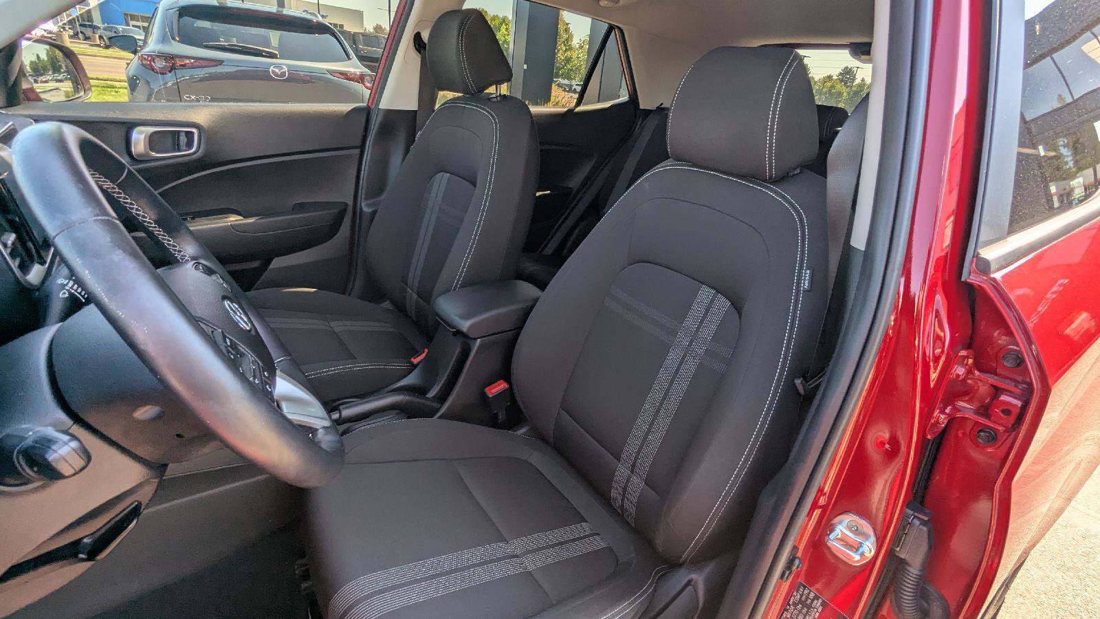 Used 2022 Hyundai Venue SEL FWD image 19