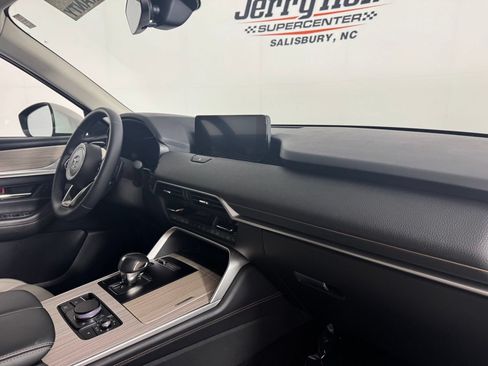 Used 2024 MAZDA CX-90 Plug-In Hybrid w/ Preferred AWD/4WD image 35