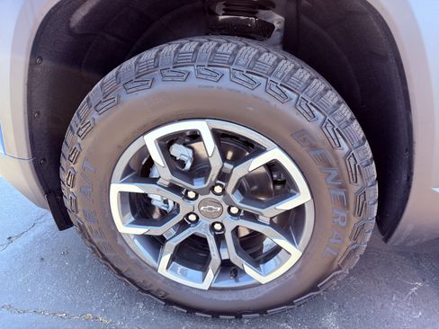 New 2026 Chevrolet Equinox ACTIV w/ Safety and Technology Package FWD image 39