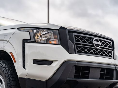 Used 2022 Nissan Frontier S w/ Technology Package AWD/4WD image 10