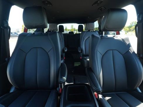New 2026 Chrysler Voyager LX image 33
