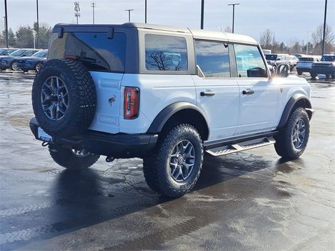 New 2025 Ford Bronco Badlands image 28
