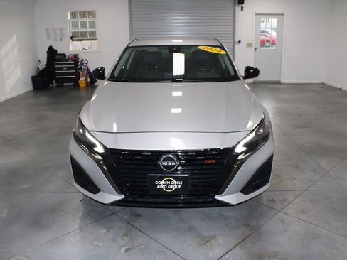 Used 2024 Nissan Altima 2.5 SR image 3