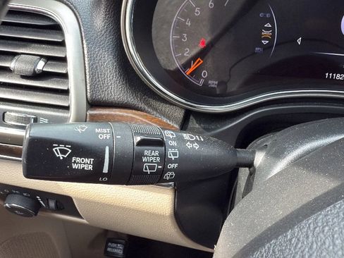 Used 2014 Jeep Grand Cherokee Limited AWD/4WD image 13