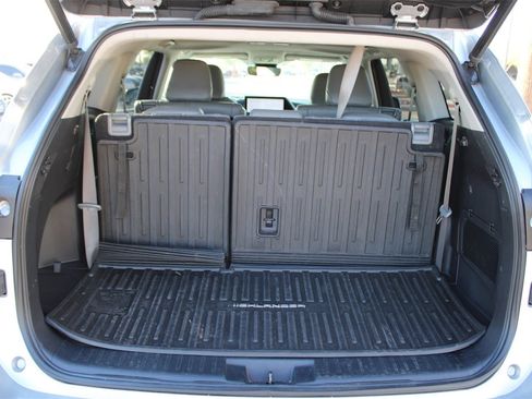Used 2023 Toyota Highlander XLE image 11