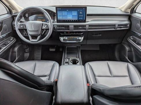Used 2023 Lincoln Corsair FWD image 19