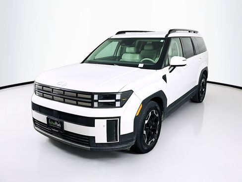 Used 2024 Hyundai Santa Fe SEL image 3