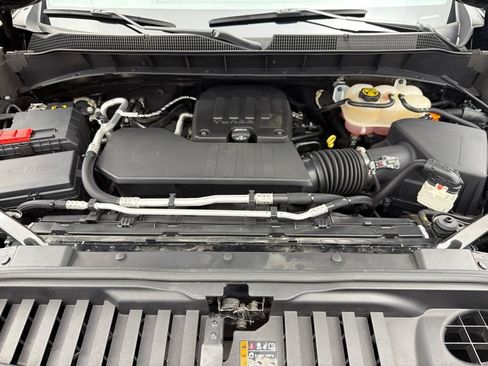 Used 2022 Chevrolet Silverado 1500 Custom w/ LPO, Blackout Package AWD/4WD image 26