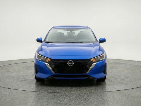 Used 2025 Nissan Sentra SV FWD image 2