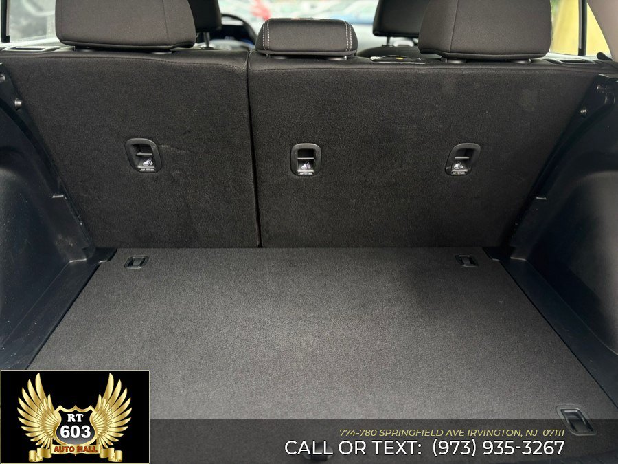 Used 2025 Hyundai Venue SEL FWD image 7