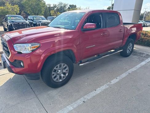 Used 2019 Toyota Tacoma SR5 RWD image 1